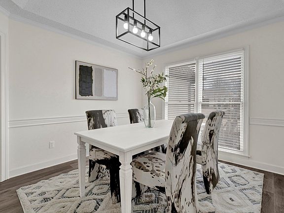 5th image of 8418 Shingle Oaks Dr