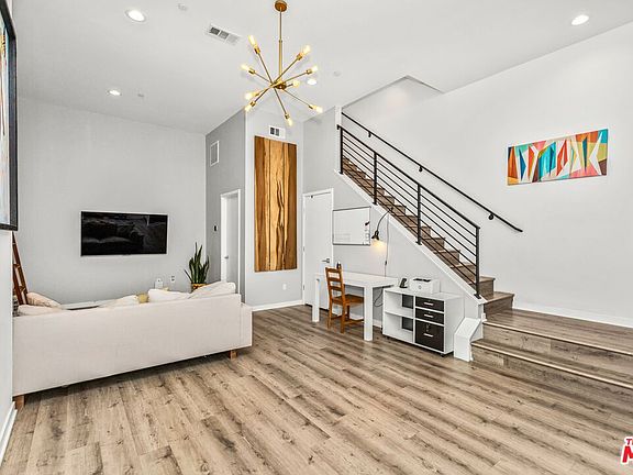5th image of 3034 N Coolidge Ave