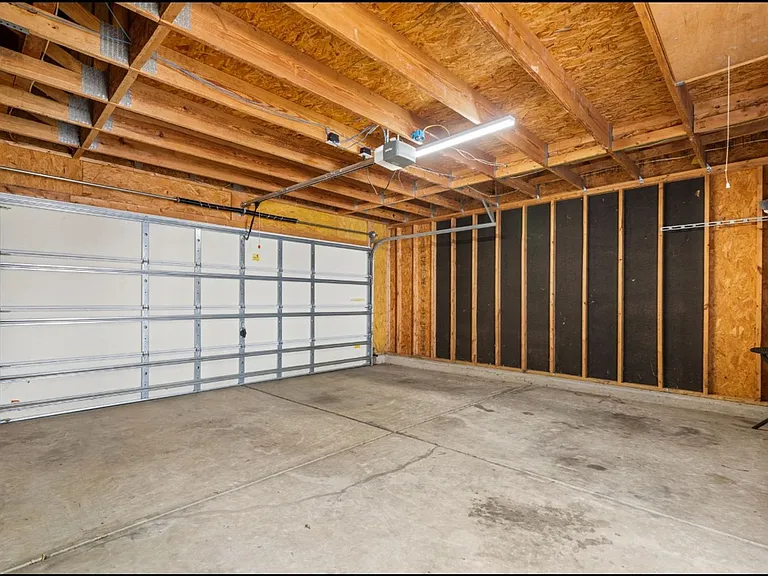 10060 Switchyard Dr — Photo 21
