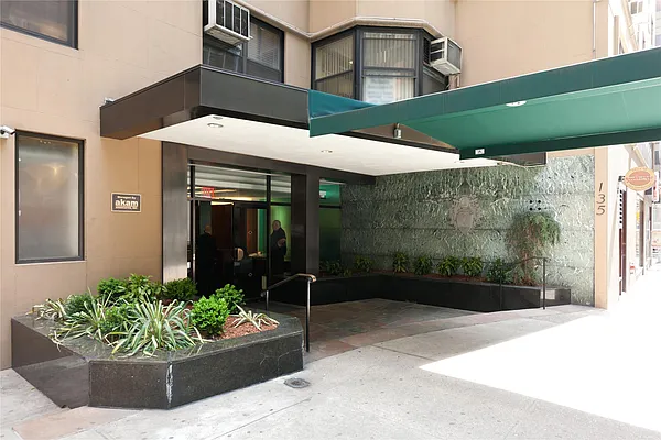 Rented by Douglas Elliman | media 20