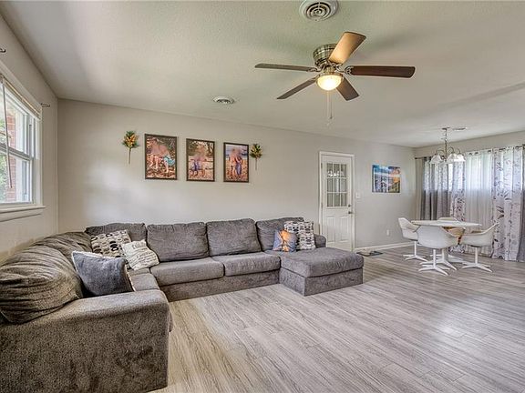5th image of 17475 Warwick Blvd