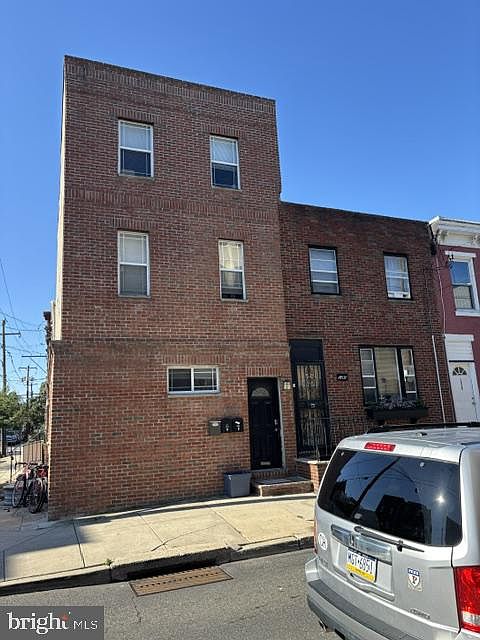 1st image of 1800 Titan St