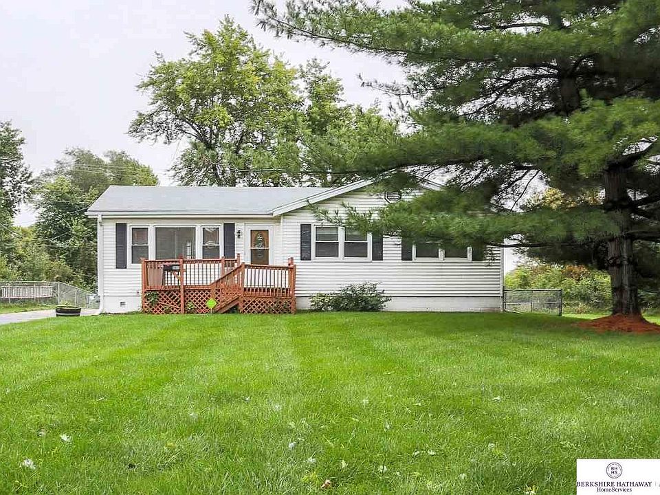 1st image of 3807 Cornhusker Dr