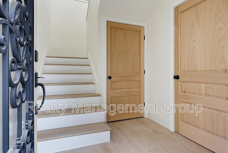 2 bed, 2.0 bath, 1150 sqft, $4,250 — Photo 1