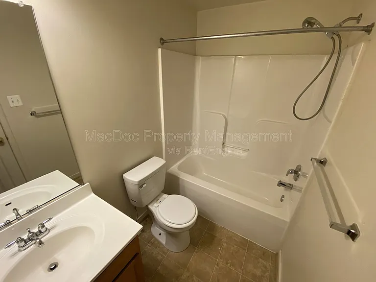 405 Pratt St — Photo 16