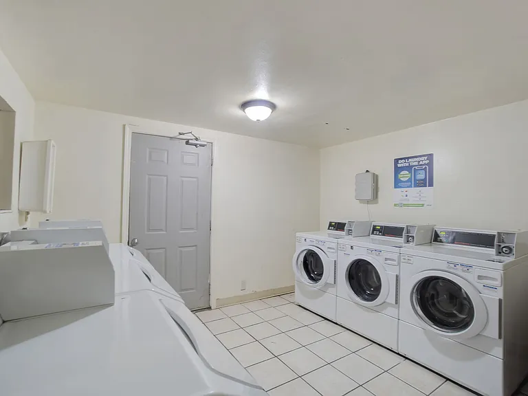 Edmonds 28 — Photo 12