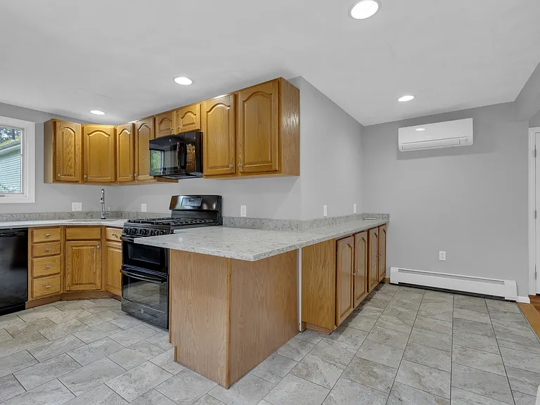 102 Orange St — Photo 18