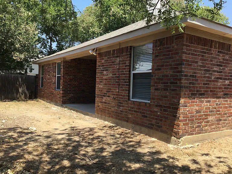 8400 Beaufort Ct — Photo 18