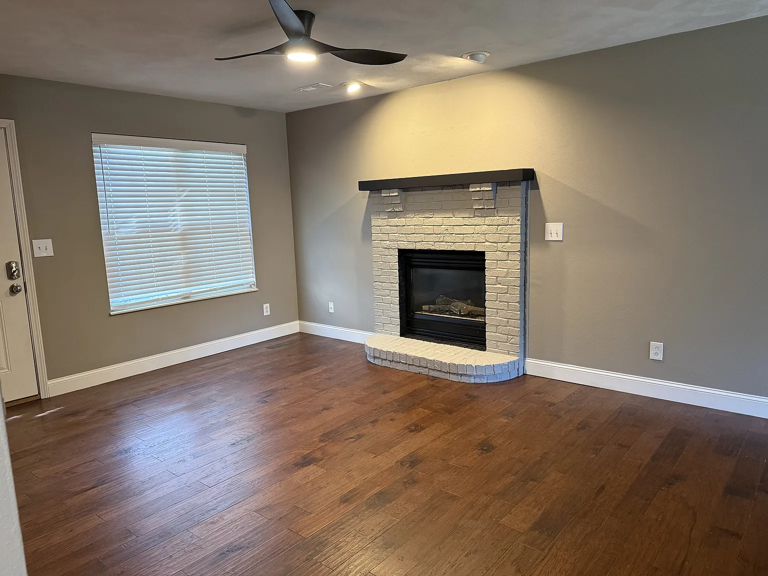 925 Natasha Circle - A — Photo 2