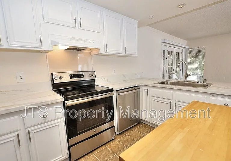 6830 Mellodora Dr — Photo 17