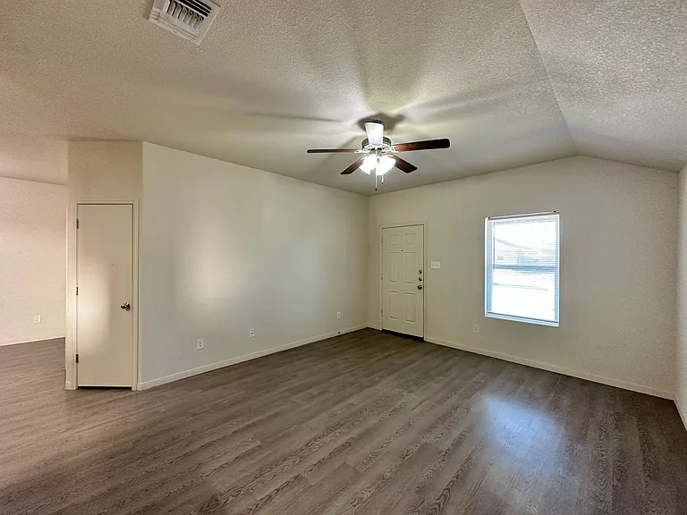 5708 Rustler Dr — Photo 5