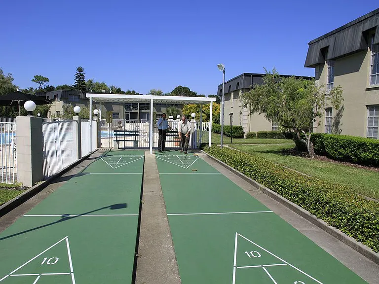 Imperial Palms Apartments — Photo 10