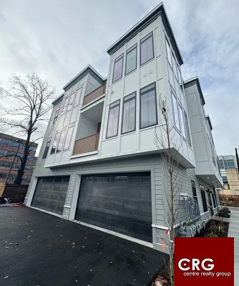 156 Everett St #102A — Photo 9