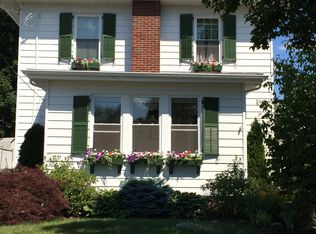 19 Roslyn Ave, Providence, RI 02908