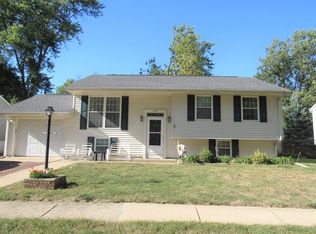 2802 Sangamon Dr, Champaign, IL 61821