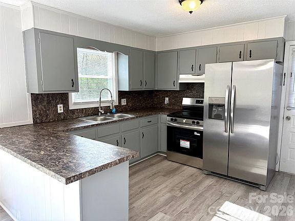 4th image of 1615 Norris Dr