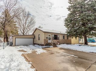 518 16th St N, Moorhead, MN 56560