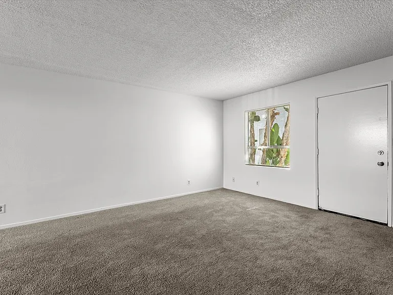 9660 Sepulveda Blvd #10 — Photo 14