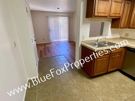 5th image of 1810 E Blacklidge Dr APT 102