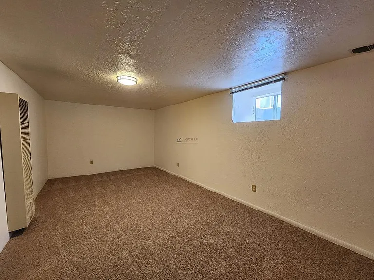 733 Columbia St — Photo 4