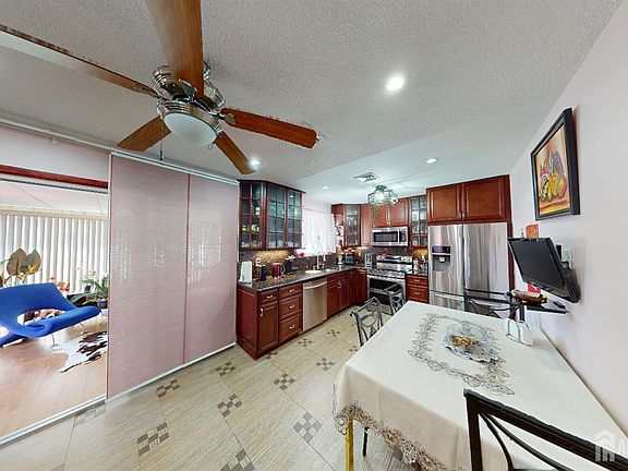 3rd image of 452 Closter Rd #B
