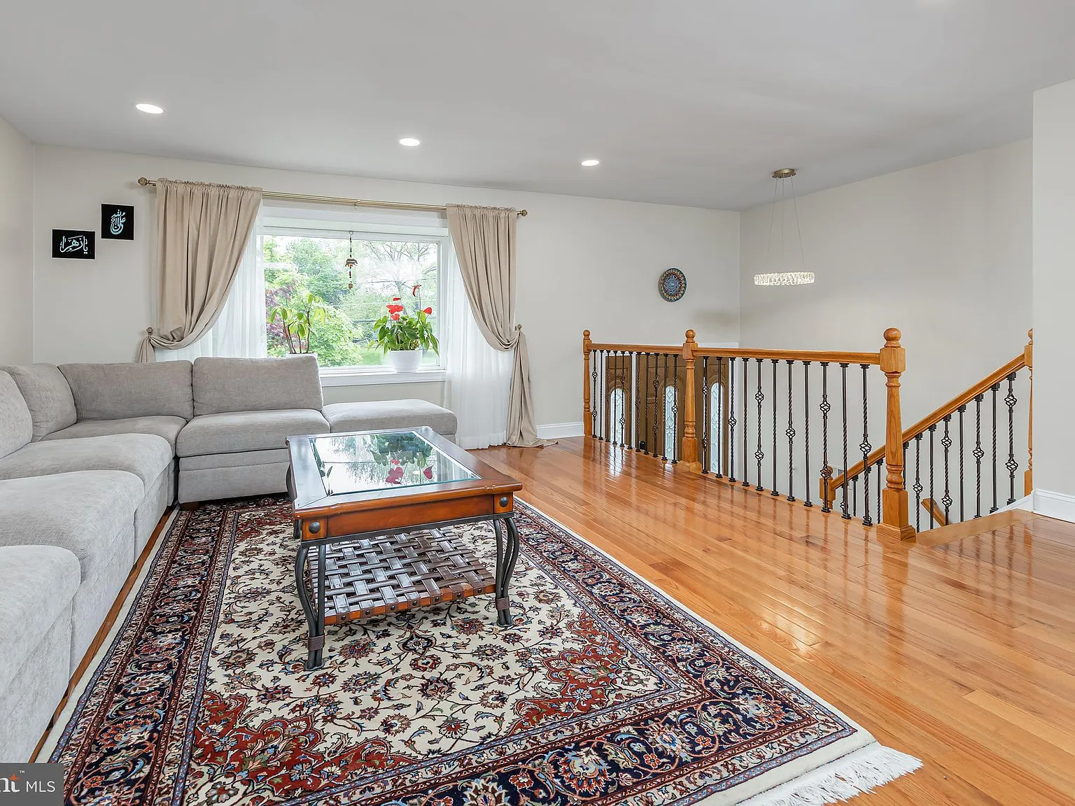 4 bed, 2196 sqft, $3,500 — Photo 2