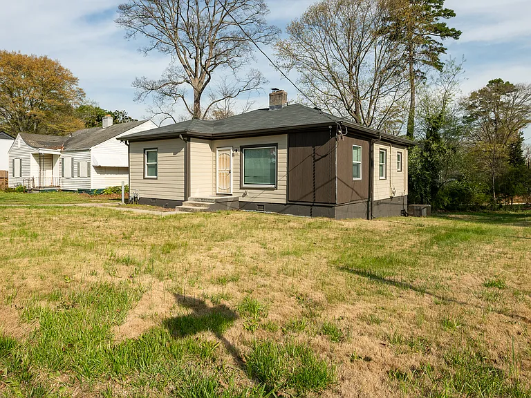 1443 Venetian Dr SW — Photo 19