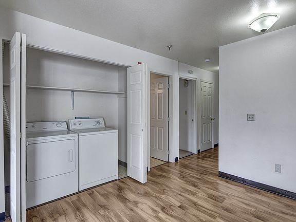Silver Ridge Apartments - Laundry