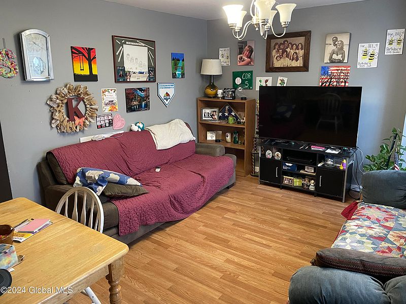 4th image of 36-38 Mechanic Street