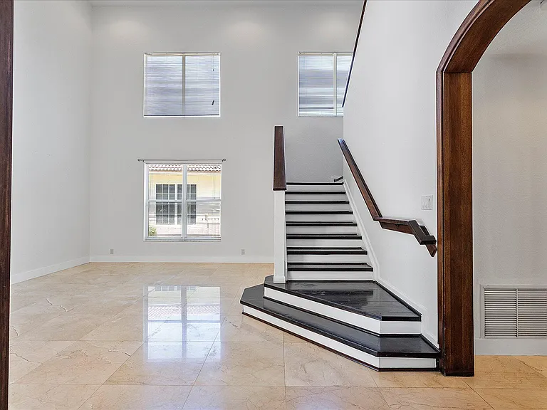 2013 Harbor View Cir — Photo 22