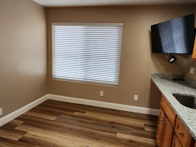 195 N 13th St #27 — Photo 10