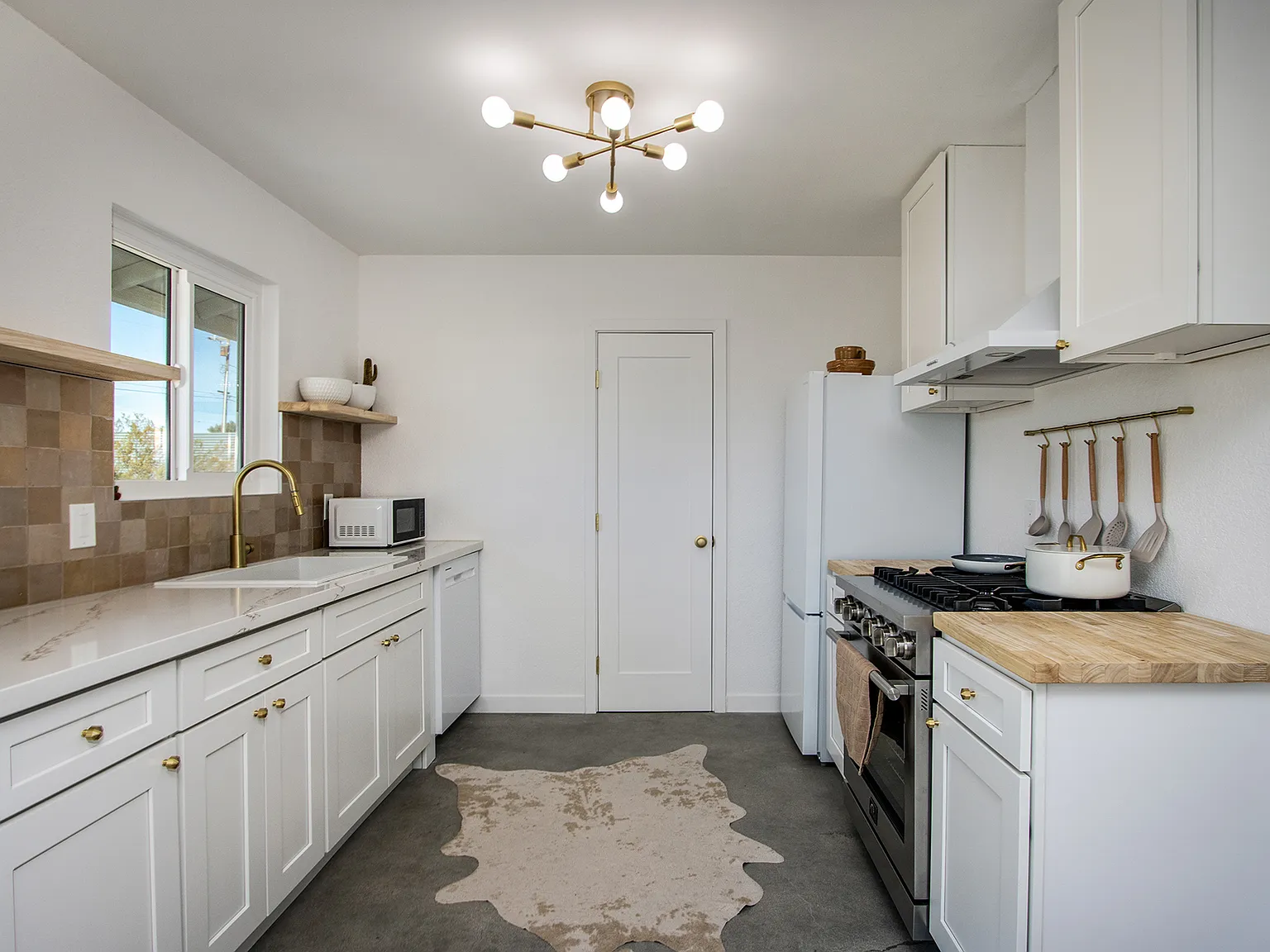 2 bed, 888 sqft, $2,100 — Photo 4