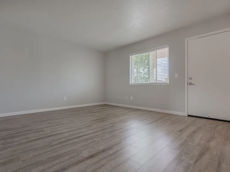 Napa Green Apartments — Photo 16