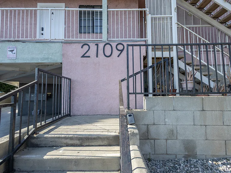 2109 Manitou Ave #A — Photo 32