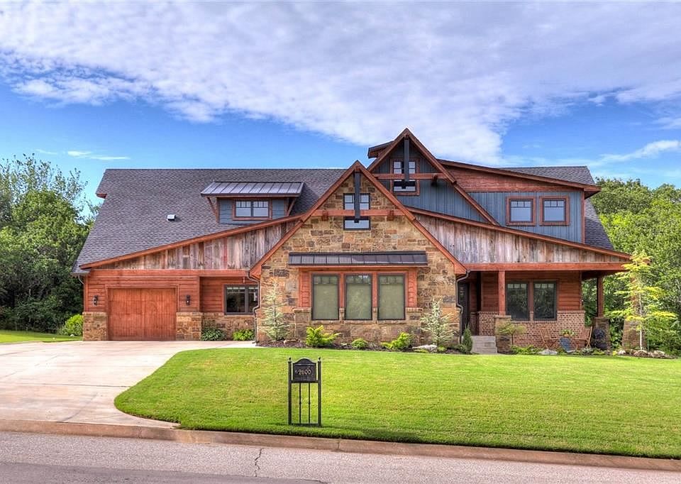 1st image of 2600 Crestwood Dr