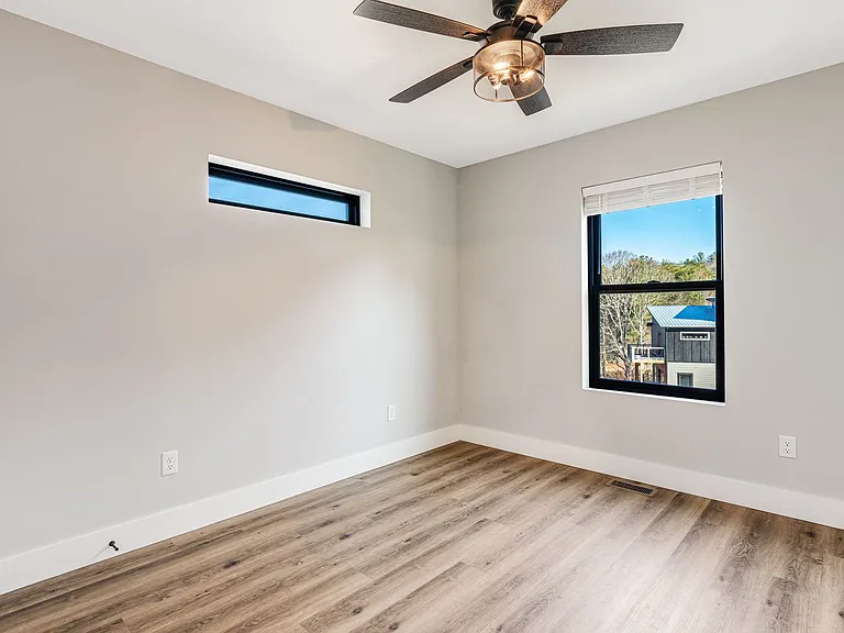 613 Salem Heights Ln — Photo 16