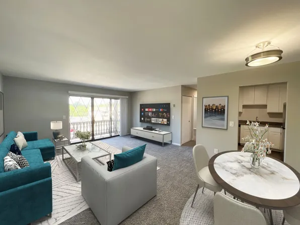 Chalet Villa Lakefront Community