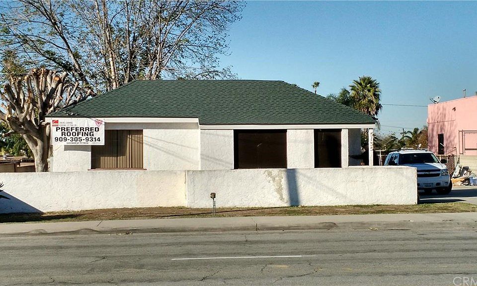 1st image of 5135 N Valley Center Ave