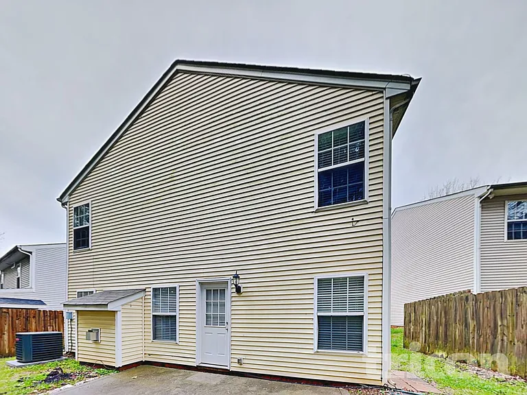 7633 Lady Liberty Ln — Photo 16