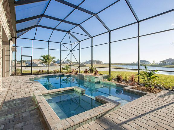 3rd image of 7922 Barrosa Cir