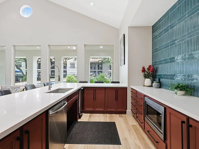 Aventura Cimarron — Photo 23