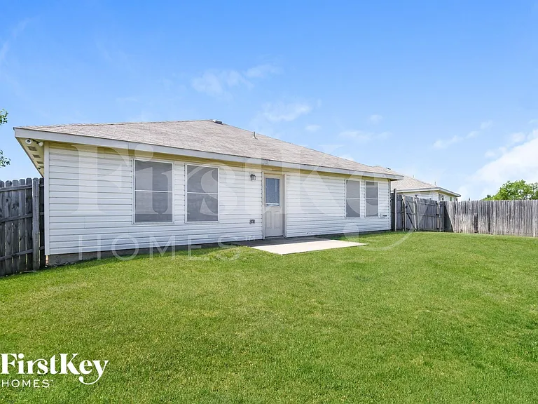 1317 Castle Ridge Rd — Photo 15