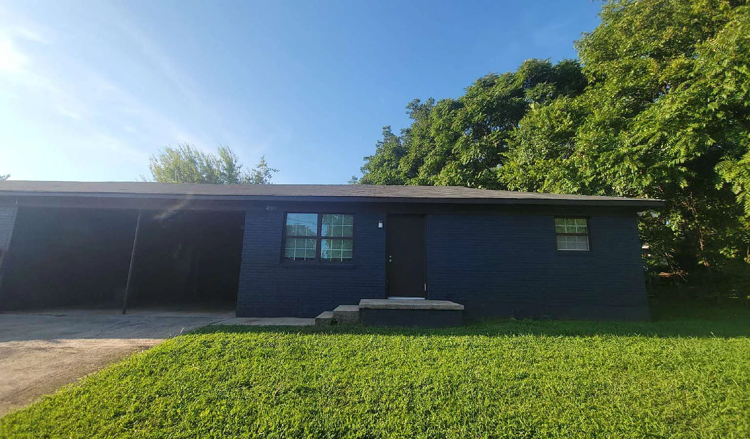 2 bed, 1.0 bath, 803 sqft, $875 — Photo 2