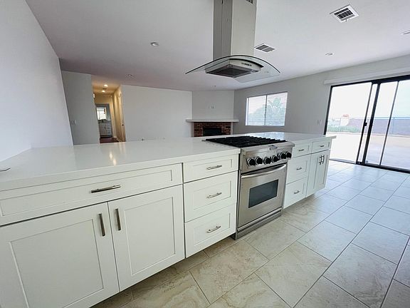 4th image of 3826 Carnegie Dr