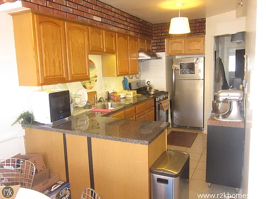 Rented by Realty 2000 Corp | media 3