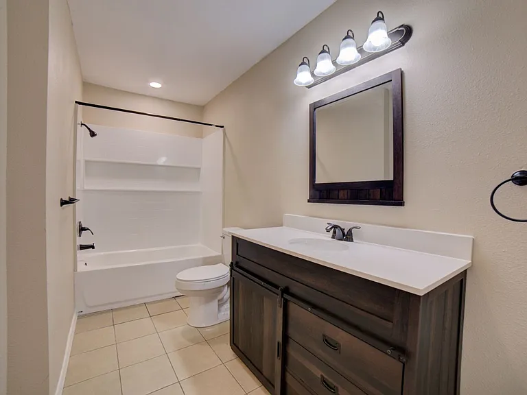 S 79th E Ave Duplex — Photo 12