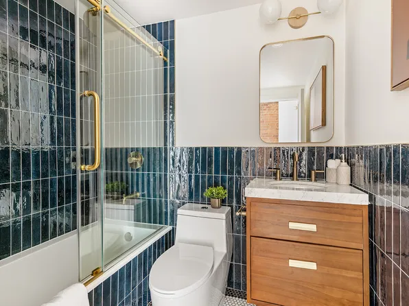 370 Hancock Street image 10 of 16