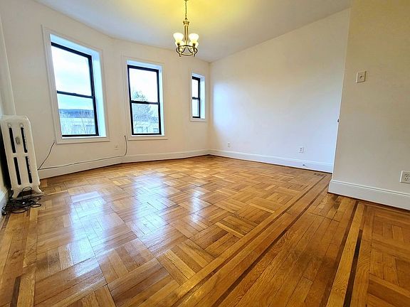 3rd image of 517 8th Ave #3R