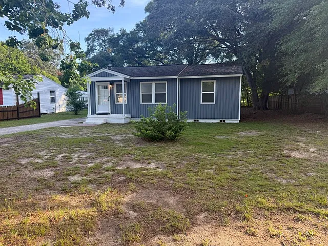 3 bed, 912 sqft, $1,500 — Photo 1