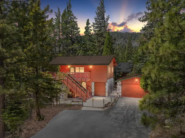 1700 Mooncrest Dr, Wofford Heights, CA 93285